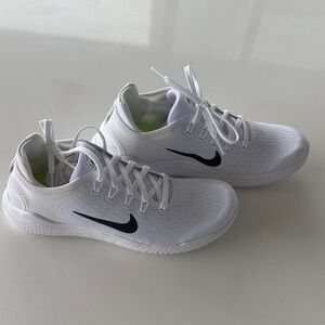 Nike Free RN 2018 Women's Shoes - White and Black